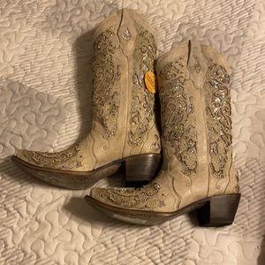 NWT White Glitter Corral Boots